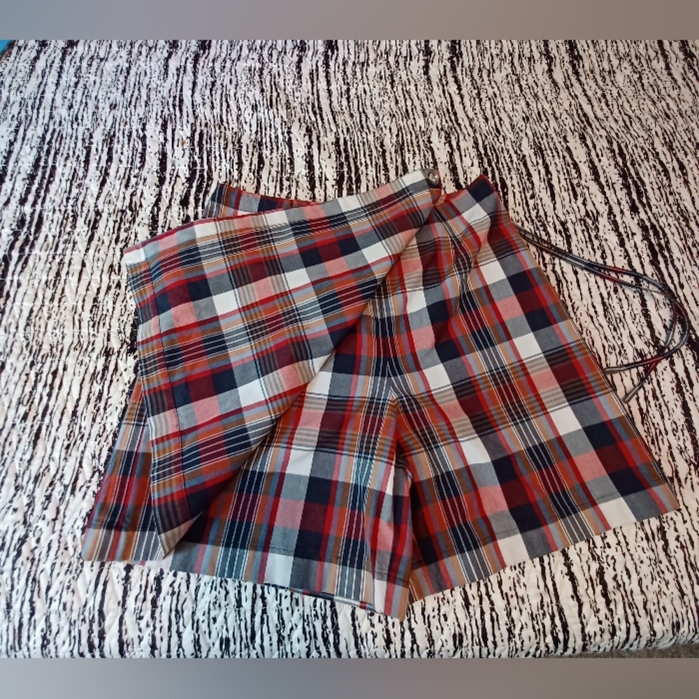 Preppy Red & Blue Plaid Skort - Ann Taylor Sz 6